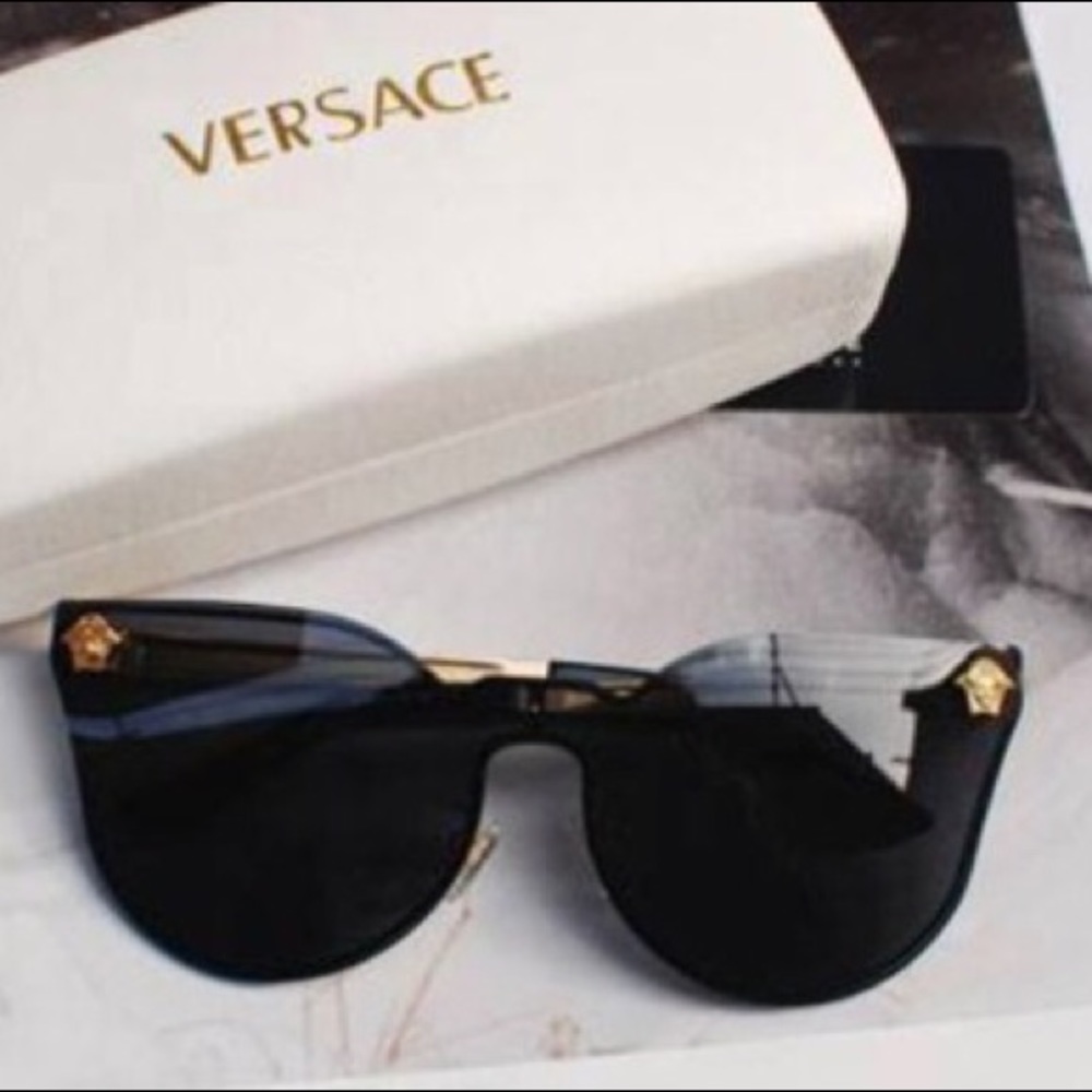 lady gaga LIMITED EDITION sunglasses (w/o case)